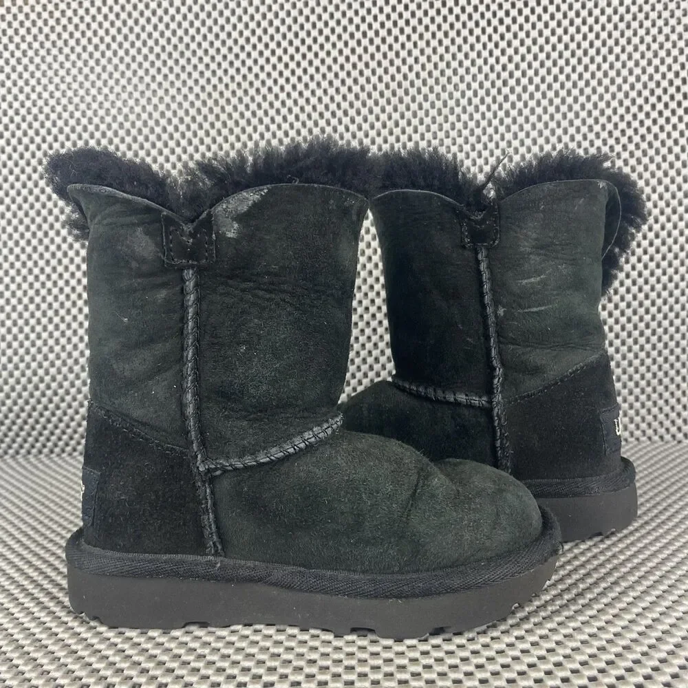 UGG bailey button